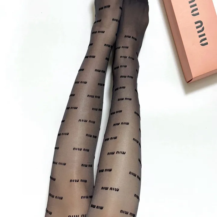 スーパーコピー ミュウミュウ 靴下