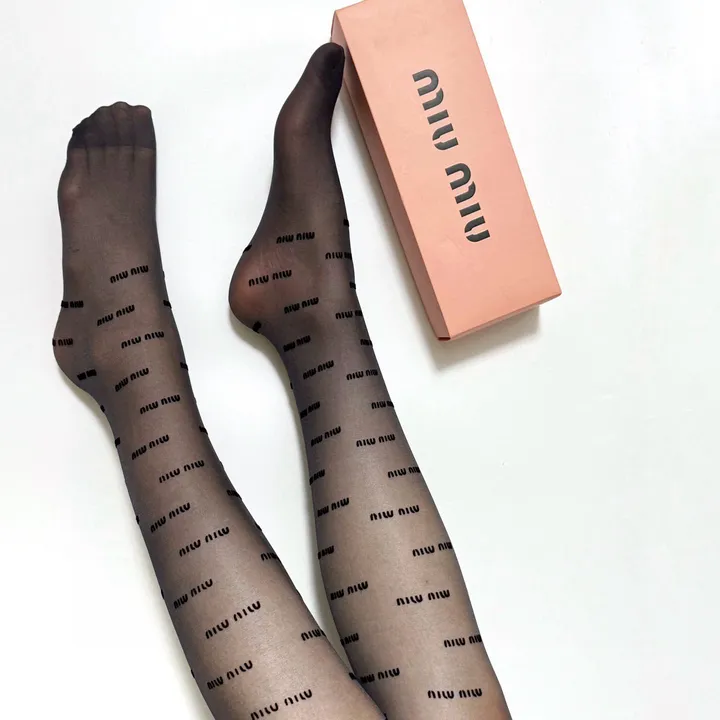 スーパーコピー ミュウミュウ 靴下