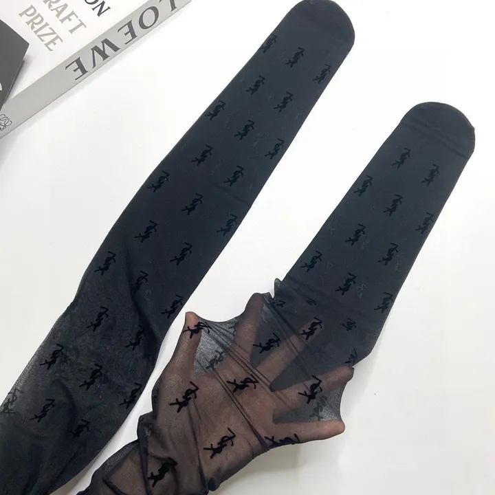 スーパーコピー イブサンローラン 靴下