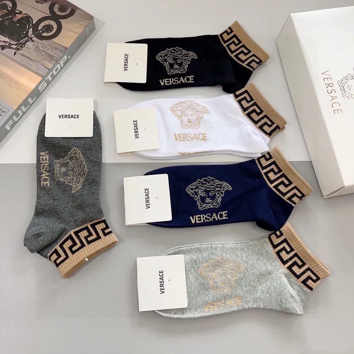 スーパーコピー ヴェルサーチ 靴下