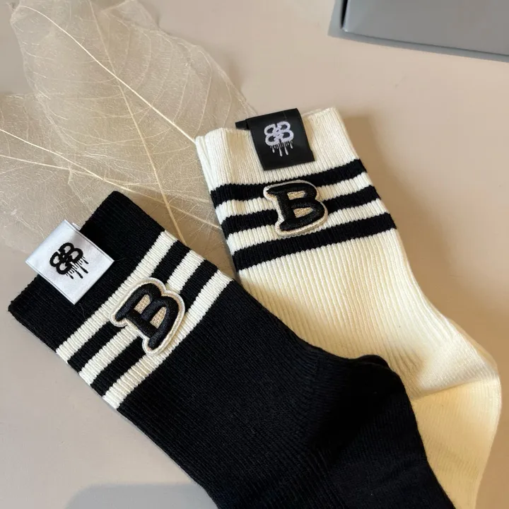 スーパーコピー バレンシアガ 靴下