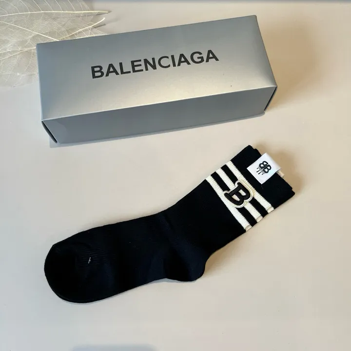スーパーコピー バレンシアガ 靴下