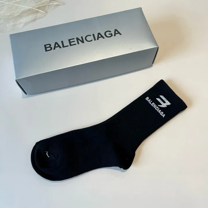 スーパーコピー バレンシアガ 靴下