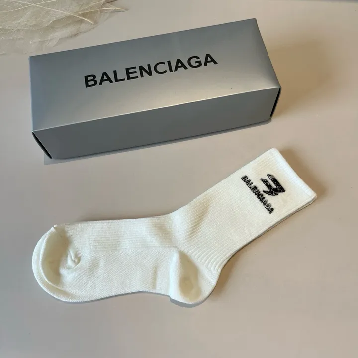 スーパーコピー バレンシアガ 靴下