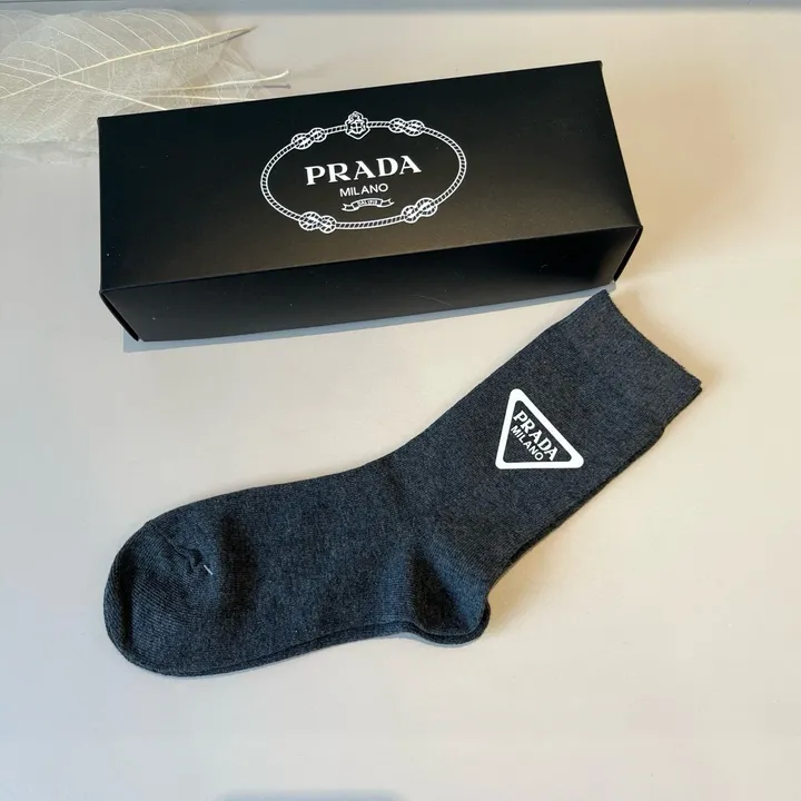 スーパーコピー プラダ 靴下