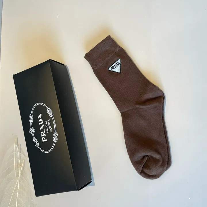 スーパーコピー プラダ 靴下