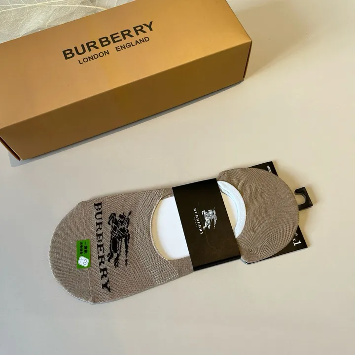 スーパーコピー プラダ 靴下