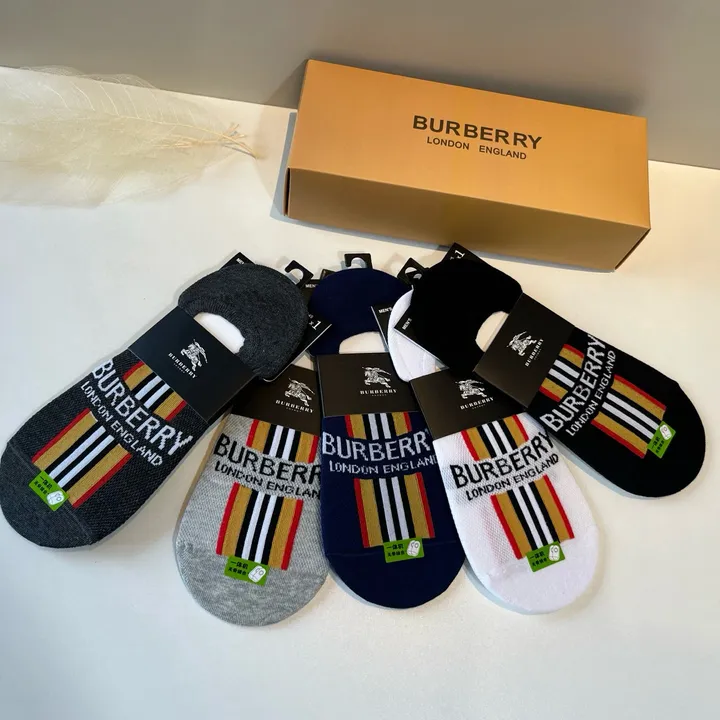 スーパーコピー プラダ 靴下