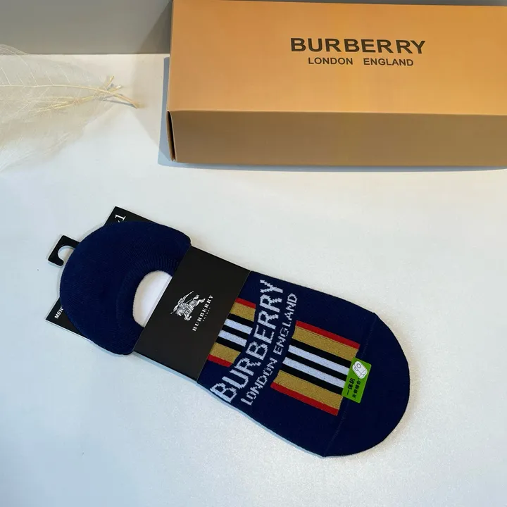 スーパーコピー プラダ 靴下