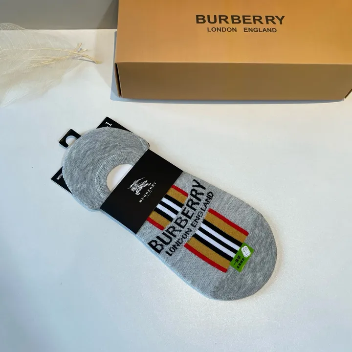 スーパーコピー プラダ 靴下