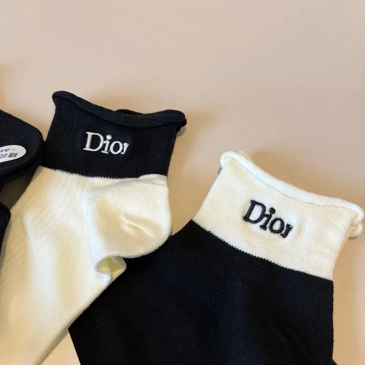スーパーコピー ディオール 靴下