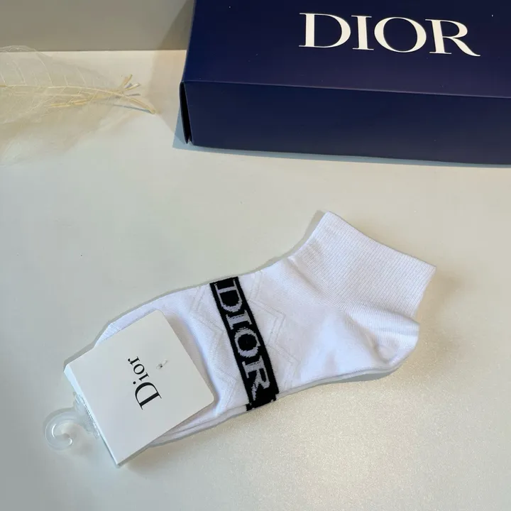 スーパーコピー ディオール 靴下