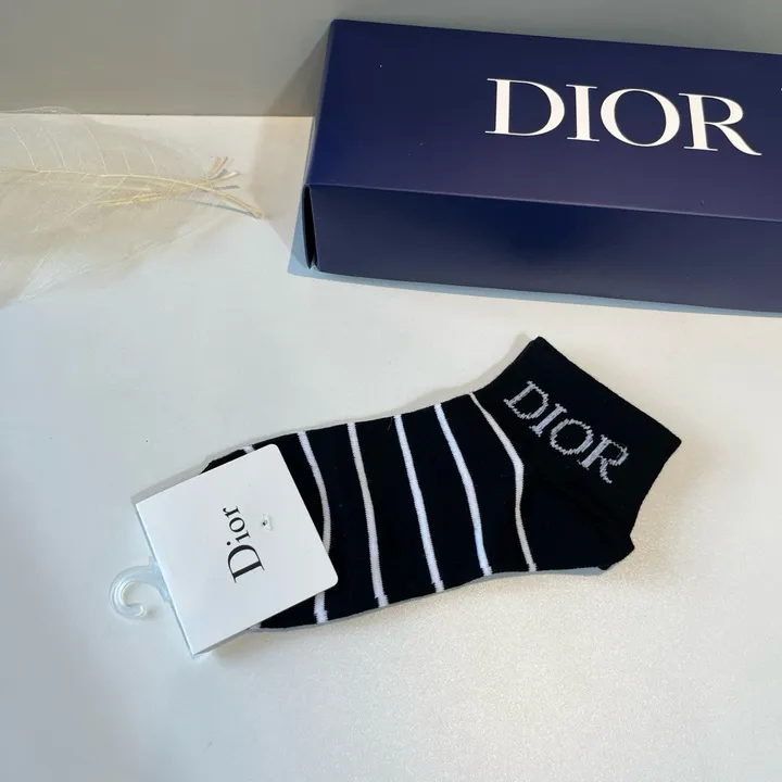 スーパーコピー ディオール 靴下
