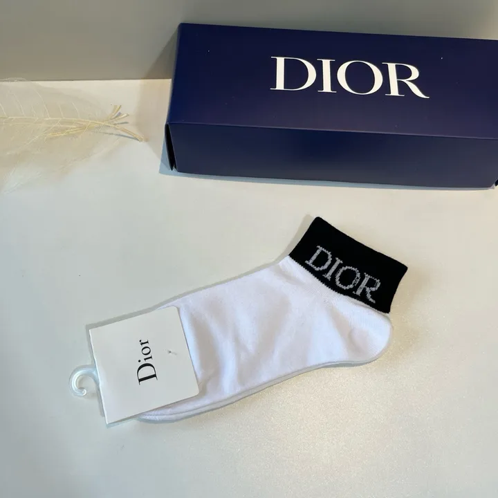 スーパーコピー ディオール 靴下