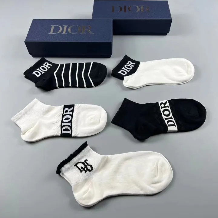 スーパーコピー ディオール 靴下