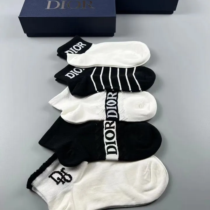 スーパーコピー ディオール 靴下