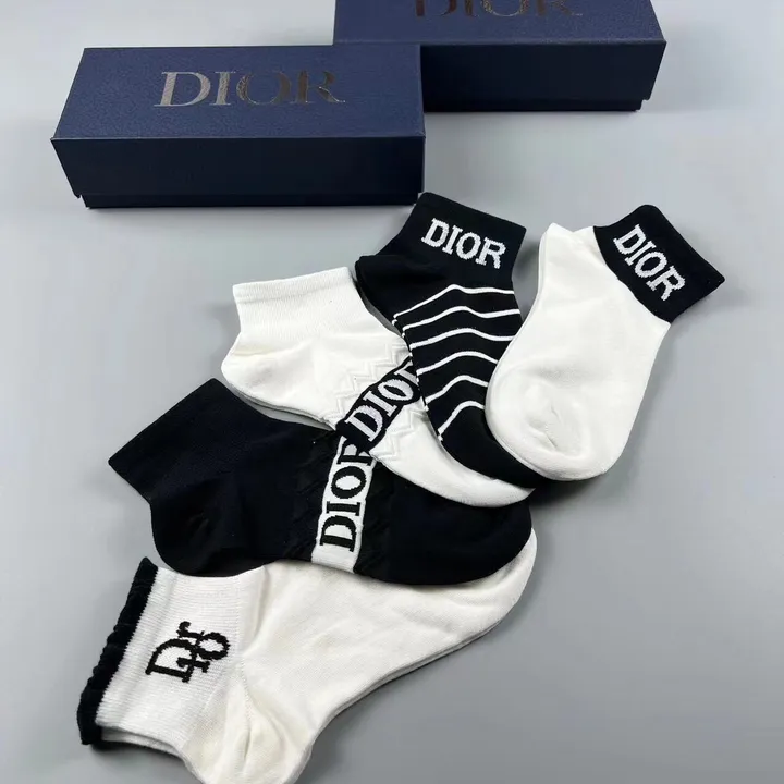 スーパーコピー ディオール 靴下