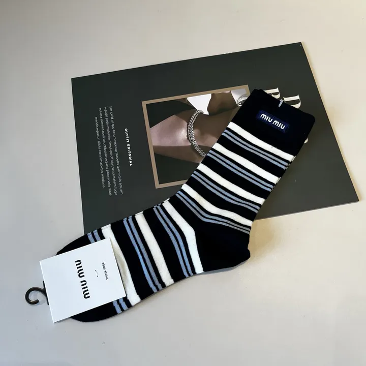 スーパーコピー ミュウミュウ 靴下