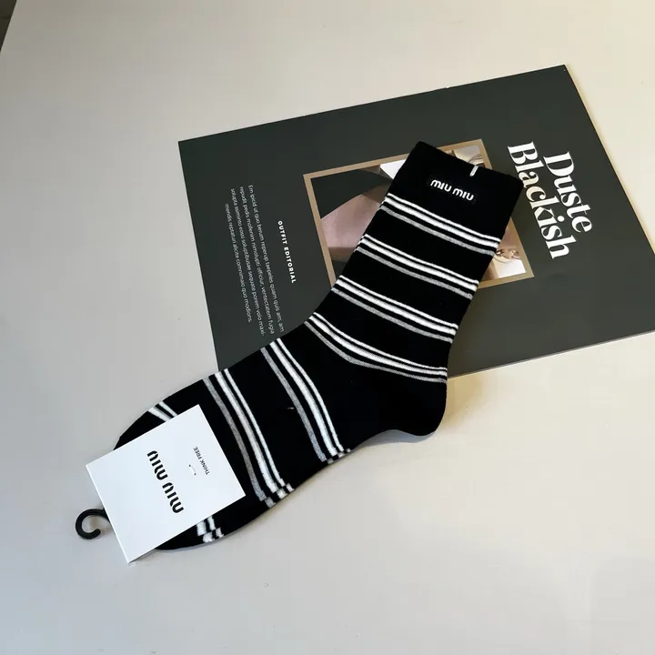 スーパーコピー ミュウミュウ 靴下