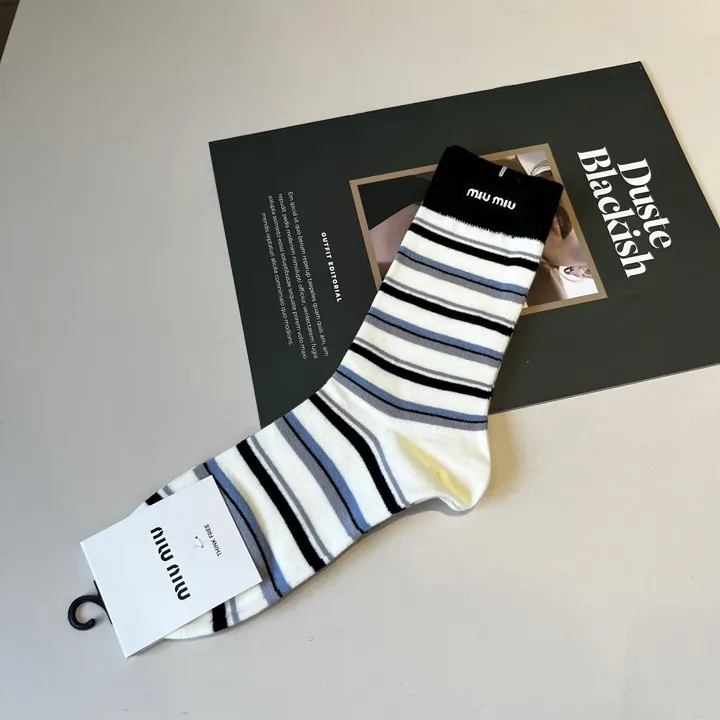 スーパーコピー ミュウミュウ 靴下