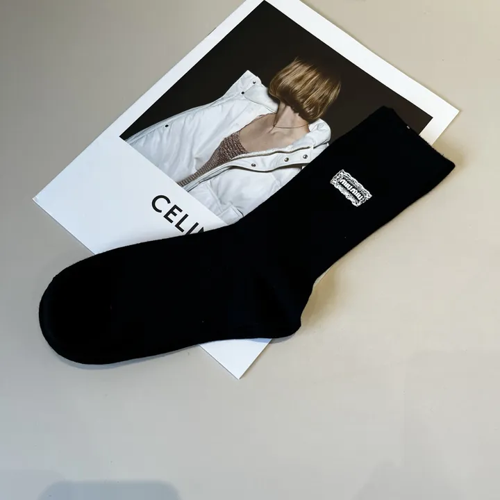 スーパーコピー ミュウミュウ 靴下