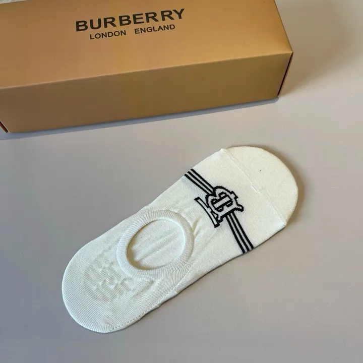 スーパーコピー プラダ 靴下