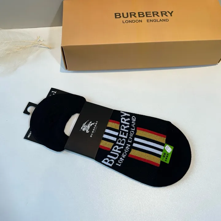 スーパーコピー プラダ 靴下