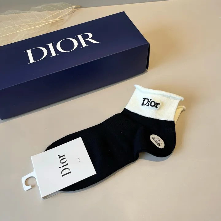 スーパーコピー ディオール 靴下