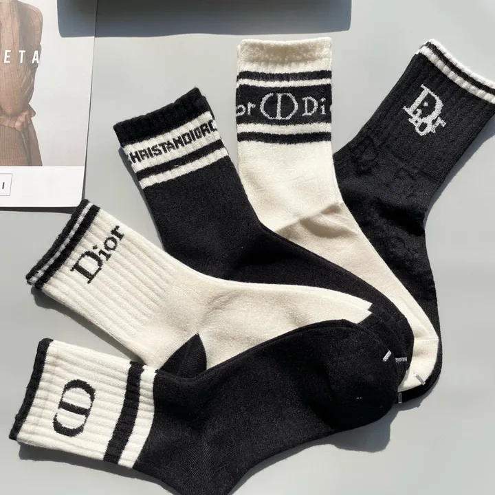 スーパーコピー ディオール 靴下