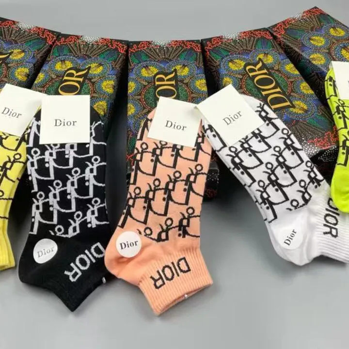 スーパーコピー ディオール 靴下