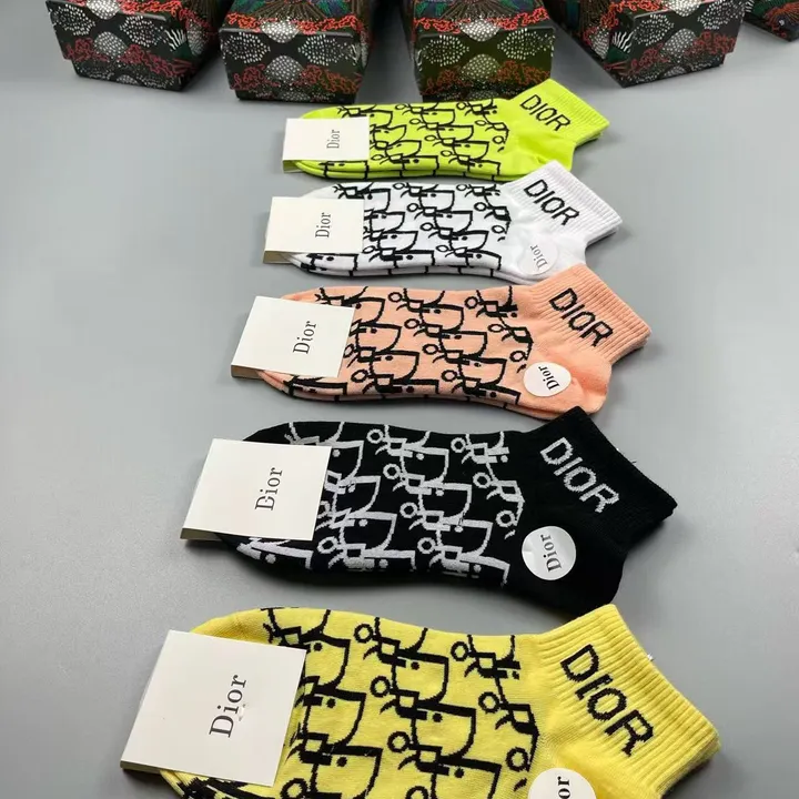 スーパーコピー ディオール 靴下