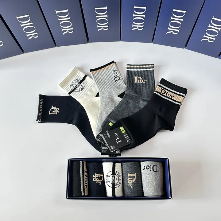 スーパーコピー ディオール 靴下