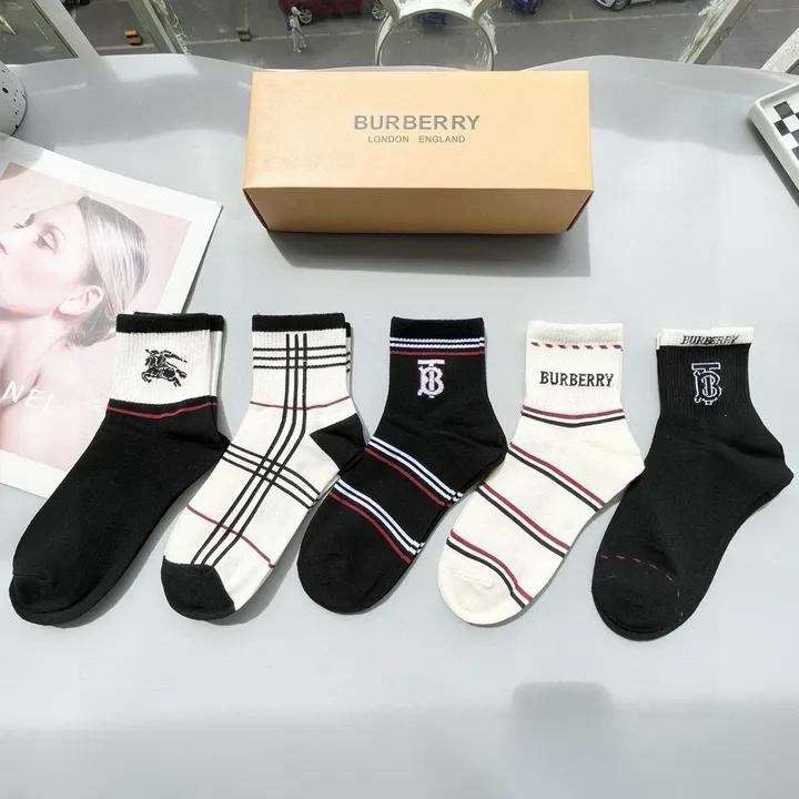 スーパーコピー プラダ 靴下