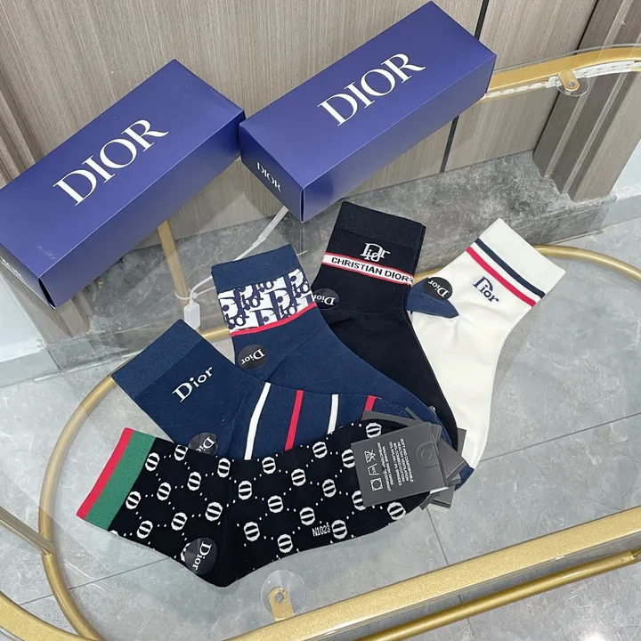 スーパーコピー ディオール 靴下