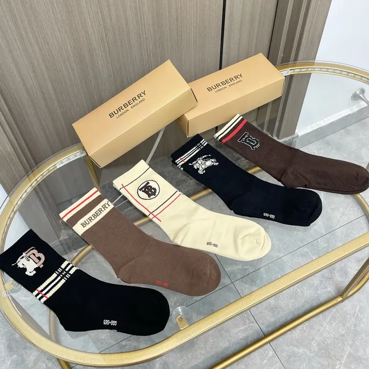 スーパーコピー プラダ 靴下