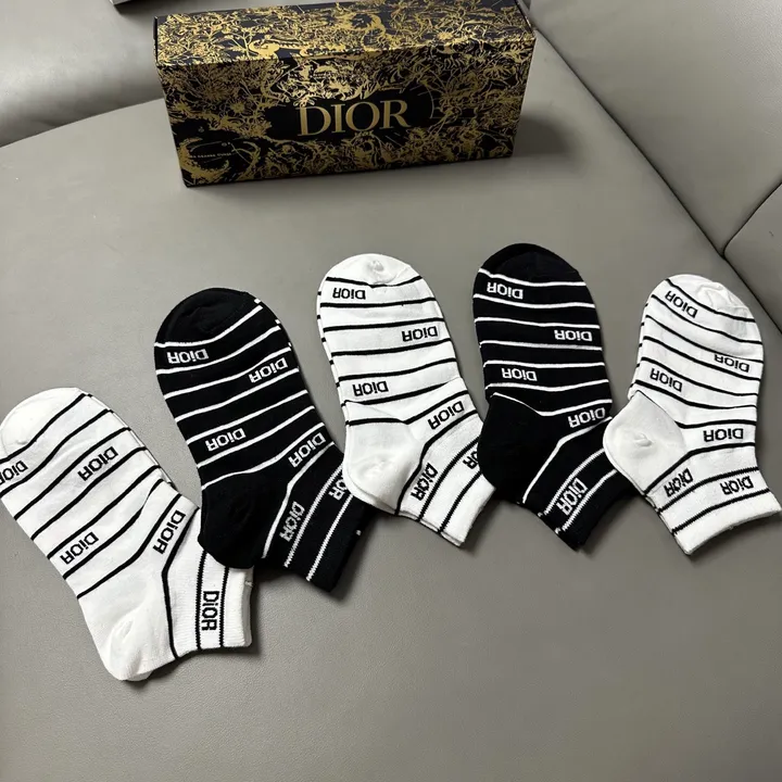 スーパーコピー ディオール 靴下