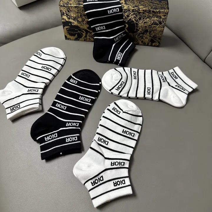 スーパーコピー ディオール 靴下