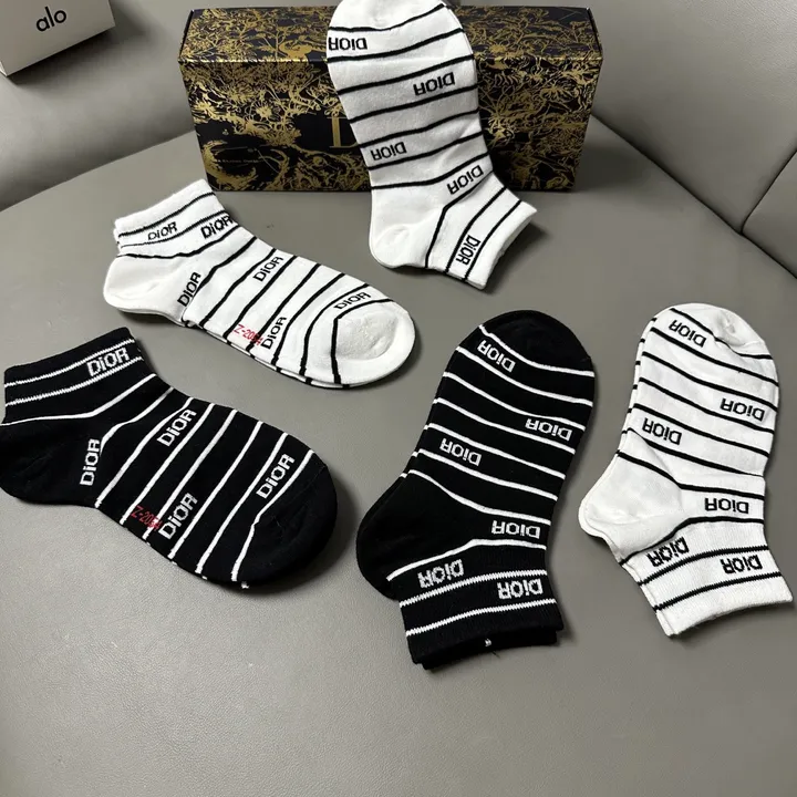 スーパーコピー ディオール 靴下