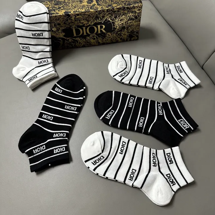 スーパーコピー ディオール 靴下