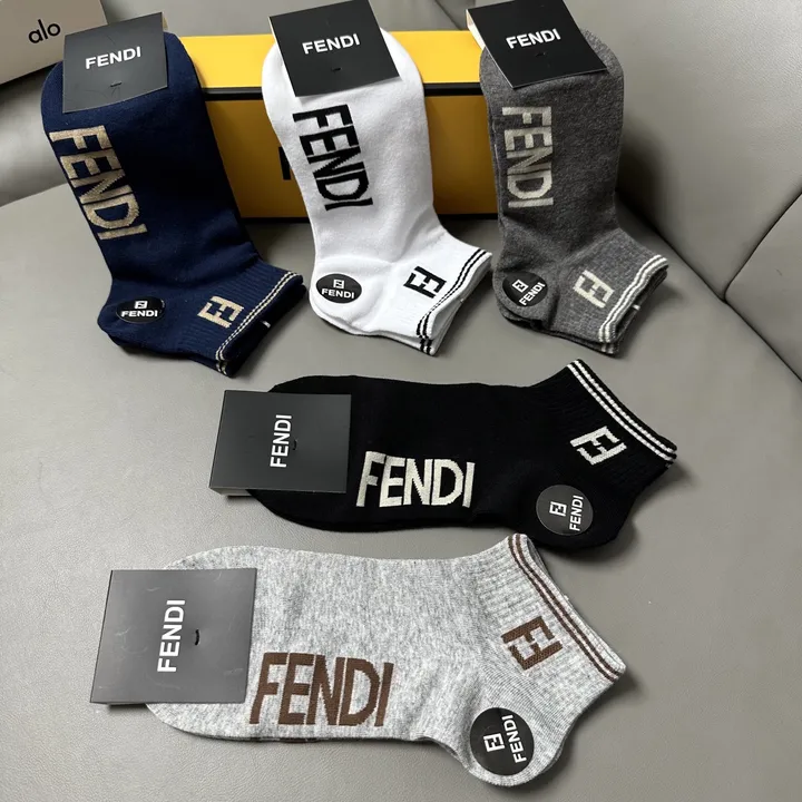 スーパーコピー フェンディ 靴下