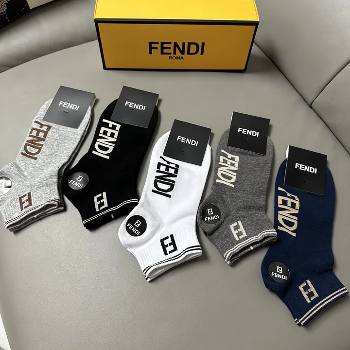 スーパーコピー フェンディ 靴下