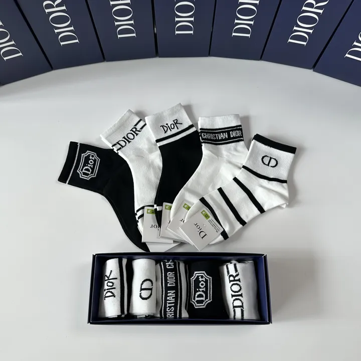 スーパーコピー ディオール 靴下