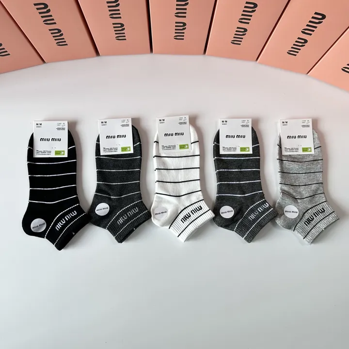 スーパーコピー ミュウミュウ 靴下