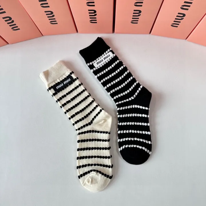 スーパーコピー ミュウミュウ 靴下