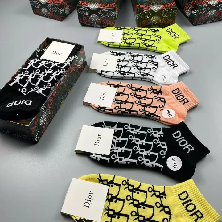 スーパーコピー ディオール 靴下