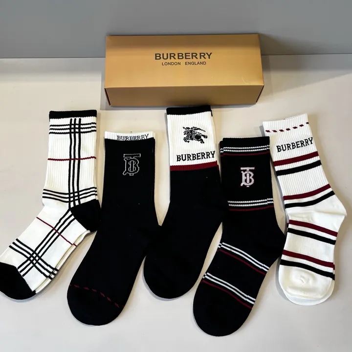 スーパーコピー プラダ 靴下