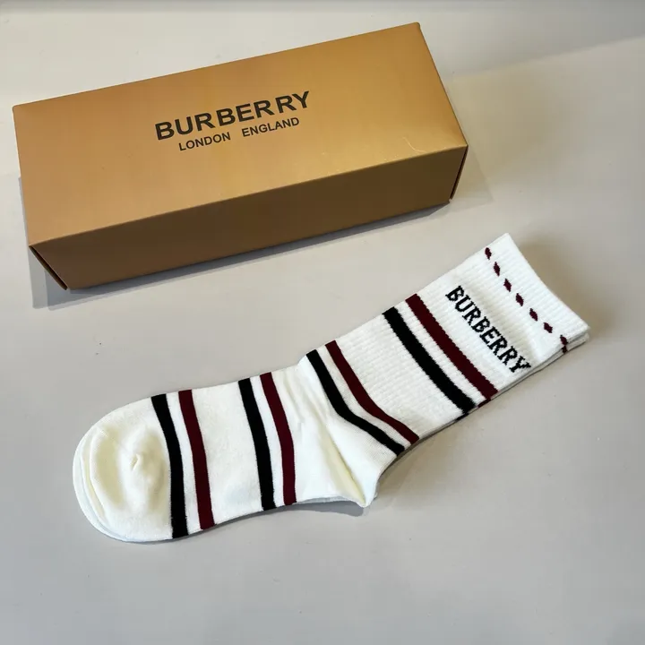 スーパーコピー プラダ 靴下