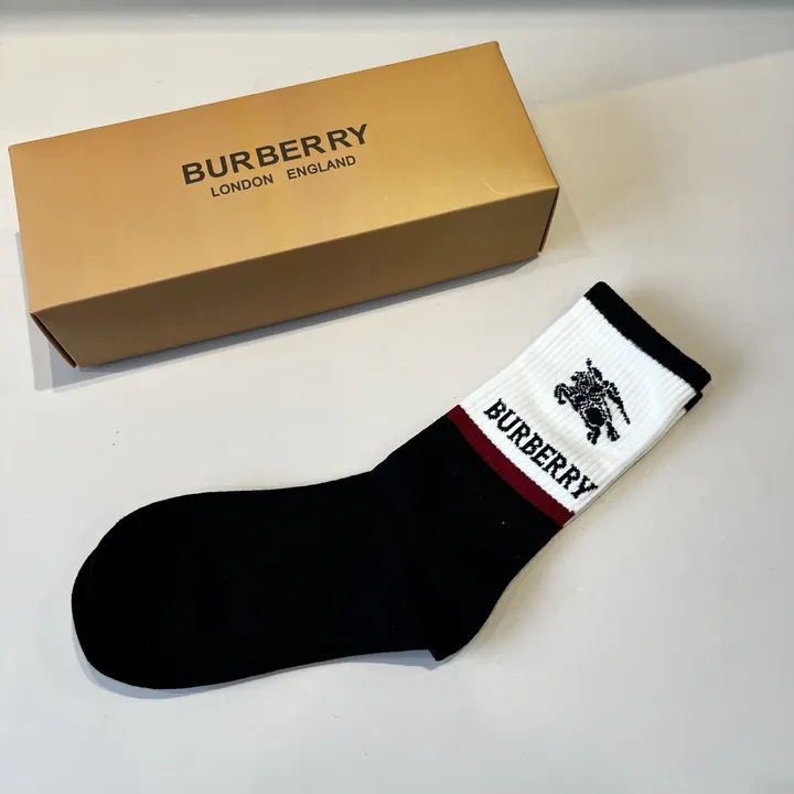 スーパーコピー プラダ 靴下