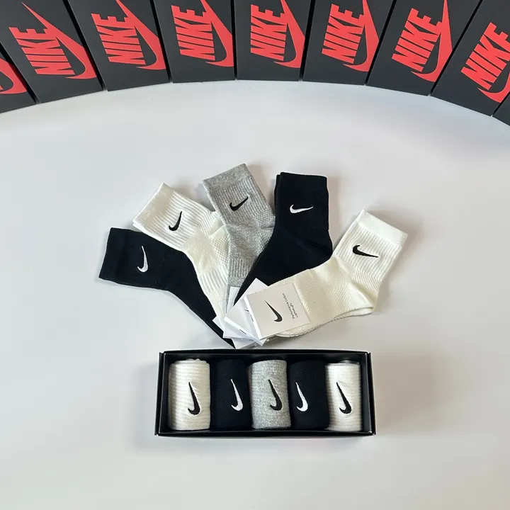 スーパーコピー ナイキ 靴下