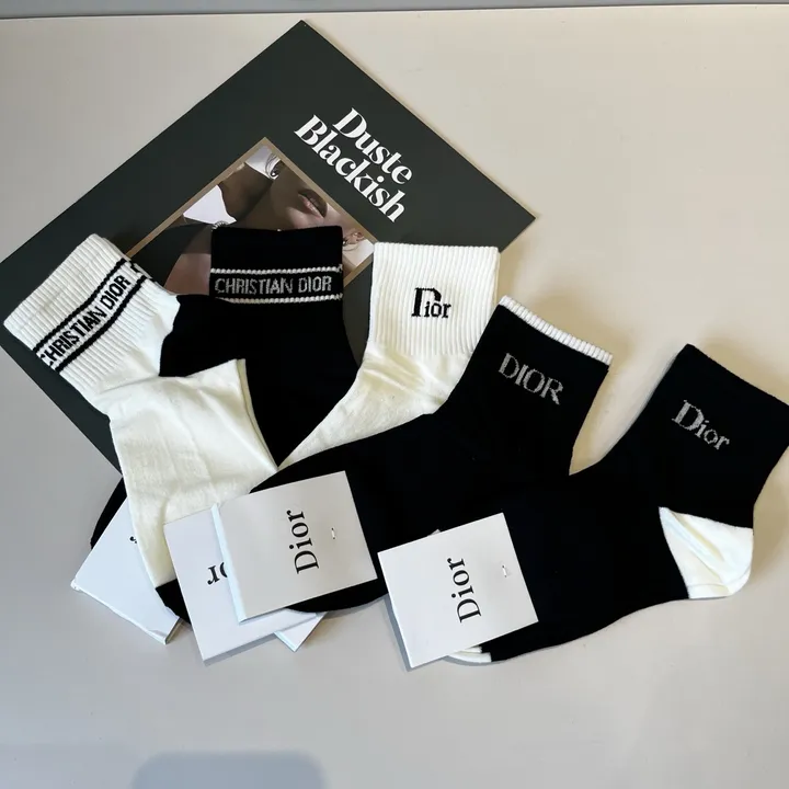 スーパーコピー ディオール 靴下